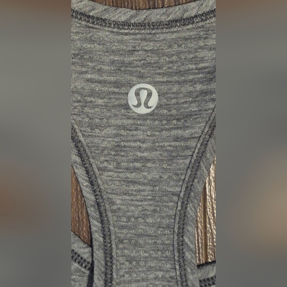Lululemon Long Distance Tank – Heathered Black Size 6 - Picture 5 of 7